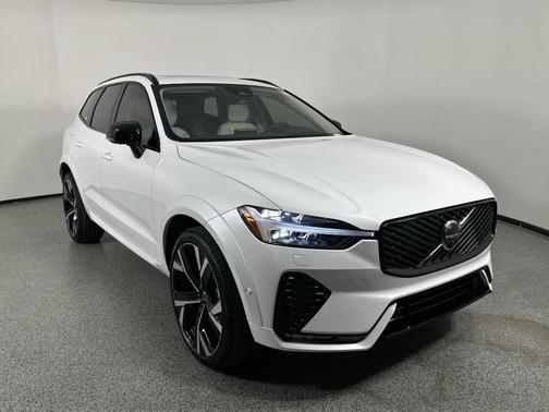 2026 Volvo XC60 B5 Ultra