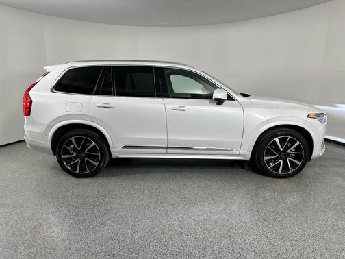 2023 Volvo XC90 B6 Plus 7-Seater