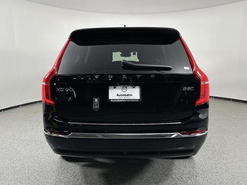 2025 Volvo XC90 B5 Plus