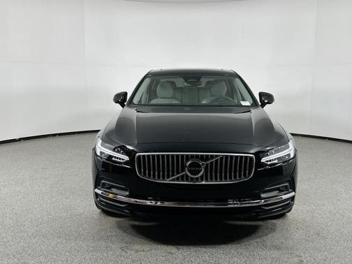 2025 Volvo S90 B6 Ultra