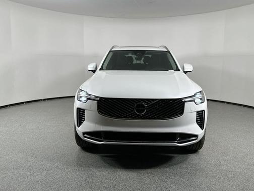 2025 Volvo XC90 Plug-In Hybrid T8 Plus 7-Seater