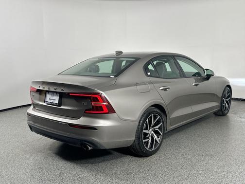 2019 Volvo S60 T5 Momentum