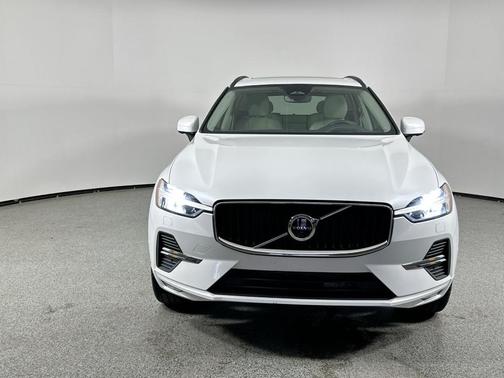 2022 Volvo XC60 B5 Momentum