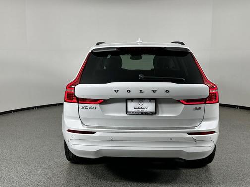 2022 Volvo XC60 B5 Momentum