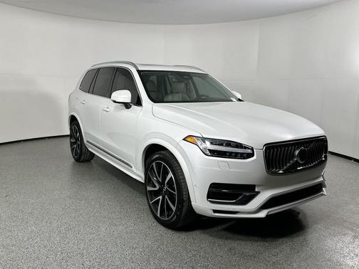 2023 Volvo XC90 Recharge Plug-In Hybrid T8 Ultimate Bright Theme 7-Seater