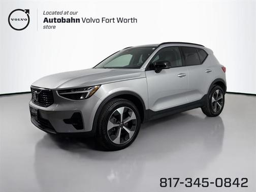 2023 Volvo XC40 B5 Plus Dark Theme