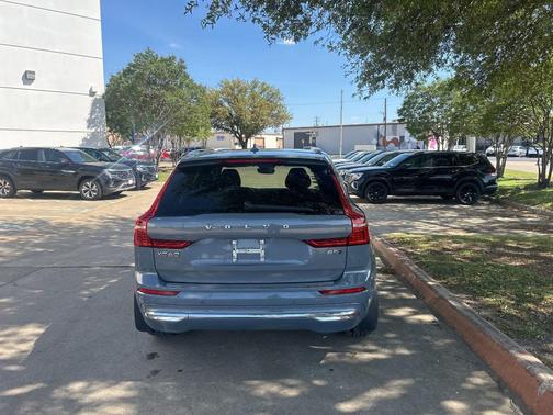 Thunder Gray Metallic 2023 Volvo XC60 B5 Plus Bright Theme