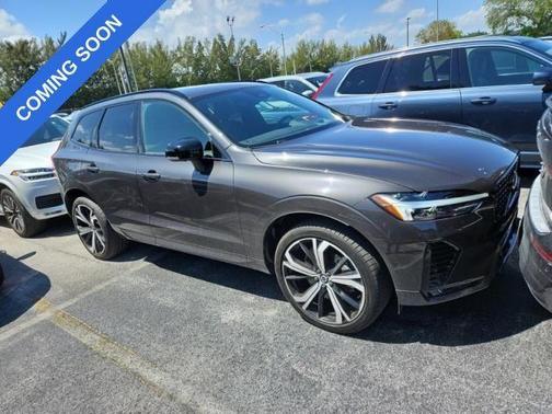 2022 Volvo XC60 B6 R-Design