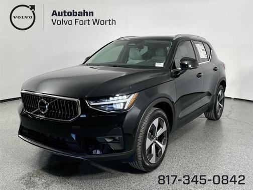 2025 Volvo XC40 B5 Plus Bright Theme
