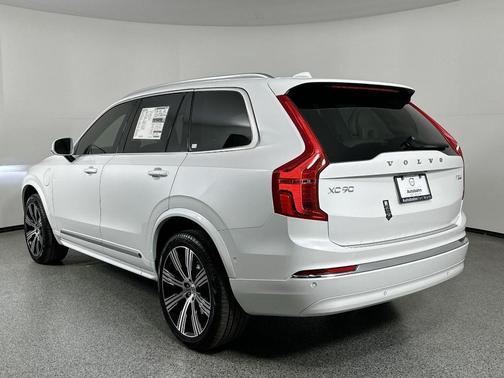 2025 Volvo XC90 Plug-In Hybrid T8 Plus 7-Seater
