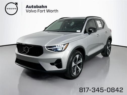 2025 Volvo XC40 B5 Plus Dark Theme