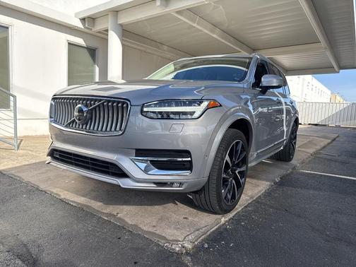2023 Volvo XC90 B5 Plus