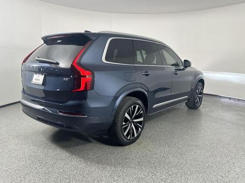 2026 Volvo XC90 B5 Core