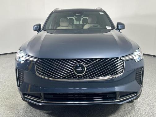 2026 Volvo XC90 B5 Core