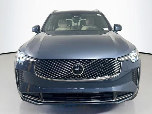 2026 Volvo XC90 B5 Core