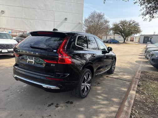 2023 Volvo XC60 B5 Plus Bright Theme
