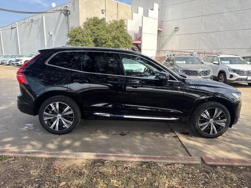 2023 Volvo XC60 B5 Plus Bright Theme