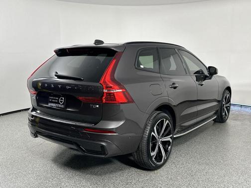 2025 Volvo XC60 Plug-In Hybrid T8 Ultra