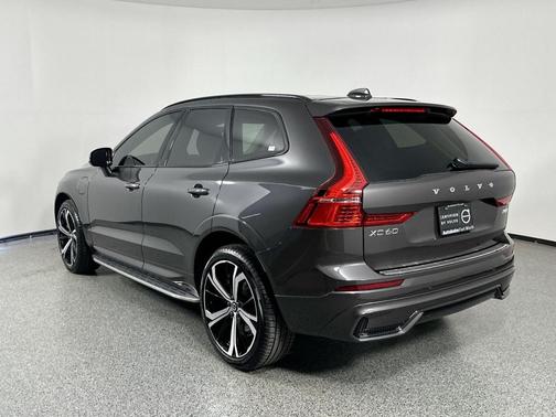 2025 Volvo XC60 Plug-In Hybrid T8 Ultra