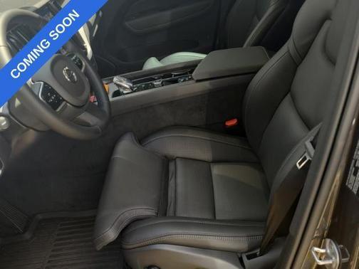 2025 Volvo XC60 Plug-In Hybrid T8 Ultra