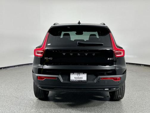 2026 Volvo XC40