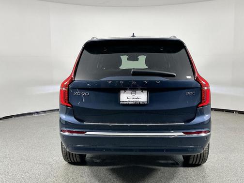 2025 Volvo XC90 B5 Plus 6-Seater