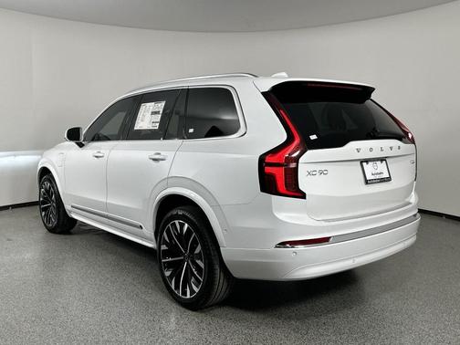 2025 Volvo XC90 Plug-In Hybrid T8 Plus 6-Seater