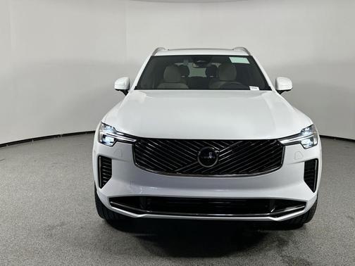 2025 Volvo XC90 Plug-In Hybrid T8 Plus 6-Seater