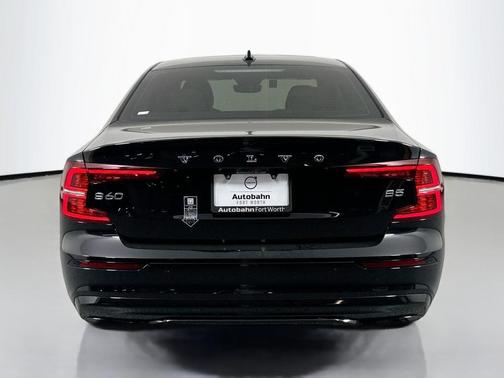 2025 Volvo S60 B5 Plus