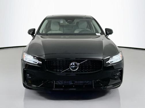 2025 Volvo S60 B5 Plus