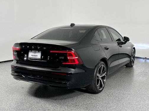 2025 Volvo S60 B5 Plus