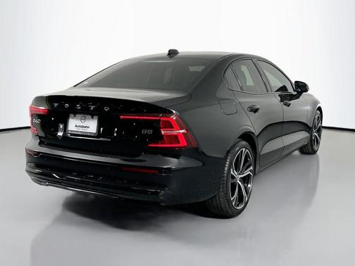 2025 Volvo S60 B5 Plus