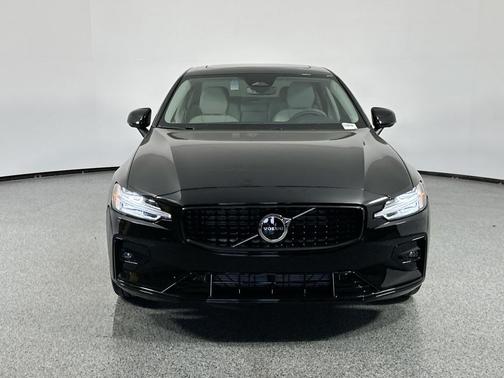 2025 Volvo S60 B5 Plus