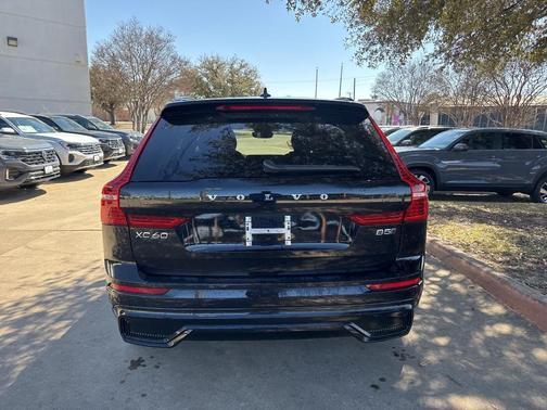 2025 Volvo XC60 B5 Core