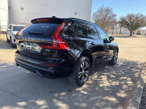 2025 Volvo XC60 B5 Core
