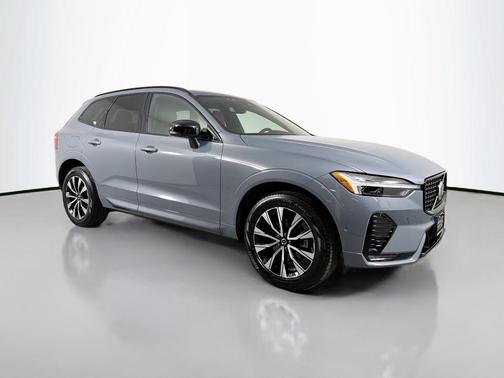 2023 Volvo XC60 B5 Plus Dark Theme