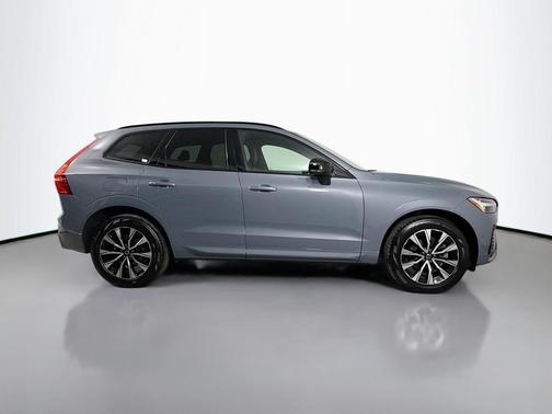 2023 Volvo XC60 B5 Plus Dark Theme