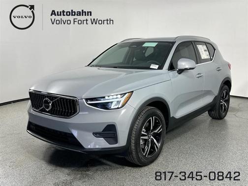 2025 Volvo XC40 B5 Core Bright Theme