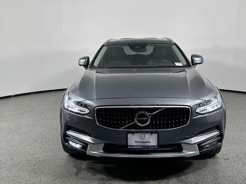 2020 Volvo V90 Cross Country T6