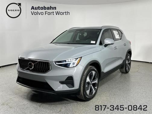 2025 Volvo XC40 B5 Core Bright Theme