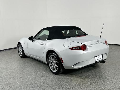 2016 Mazda MX-5 Miata Sport