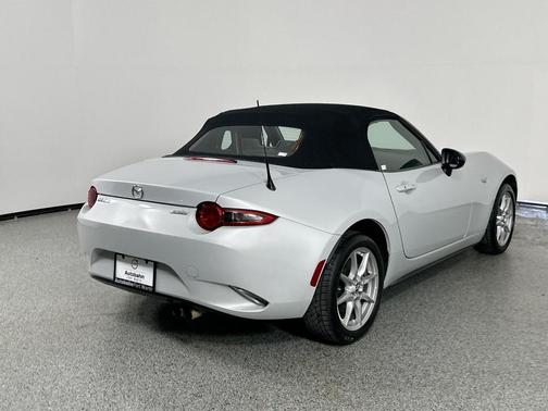 2016 Mazda MX-5 Miata Sport