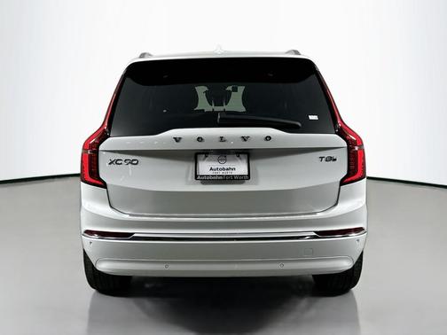2025 Volvo XC90 Plug-In Hybrid T8 Plus 7-Seater