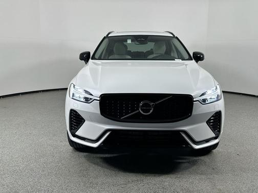 2025 Volvo XC60 Plug-In Hybrid T8 Plus