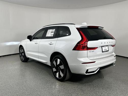 2025 Volvo XC60 Plug-In Hybrid T8 Plus