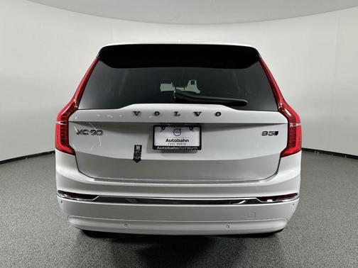2025 Volvo XC90 B5 Plus