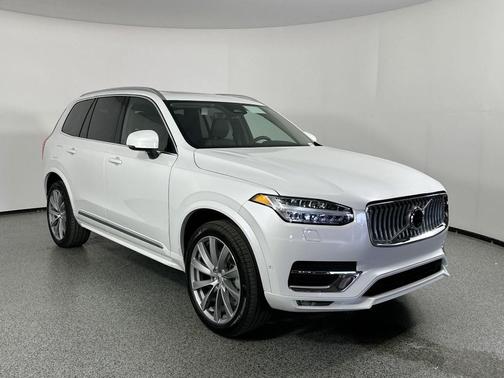 2025 Volvo XC90 B5 Plus