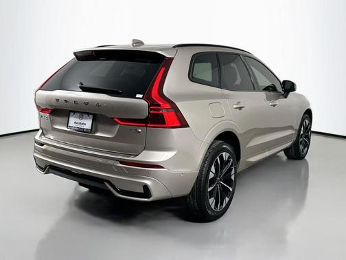 2026 Volvo XC60 Plug-In Hybrid T8 Plus
