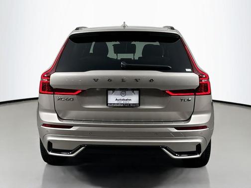 2026 Volvo XC60 Plug-In Hybrid T8 Plus