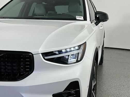 2026 Volvo XC40